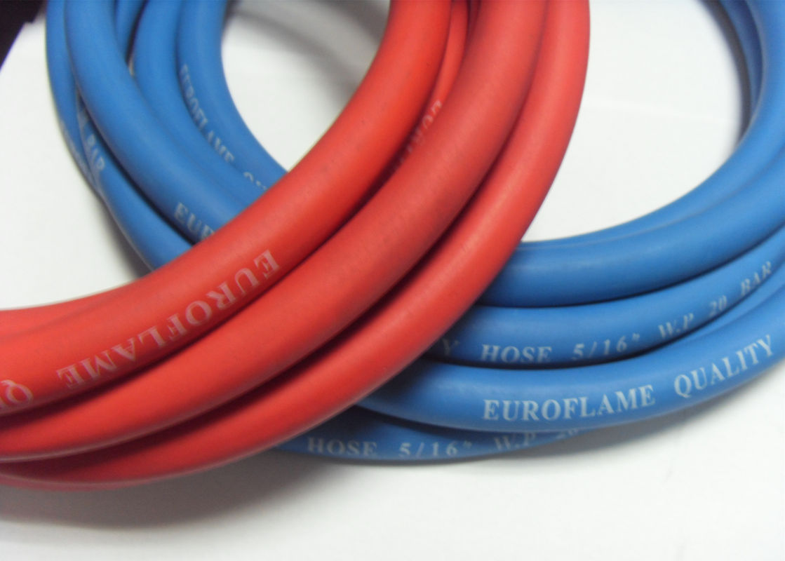 NBR Flexible I.D 1/4 '' ท่อน้ำมันเชื้อเพลิงสำหรับถังน้ำมัน / ปั๊มเชื้อเพลิง 300Psi