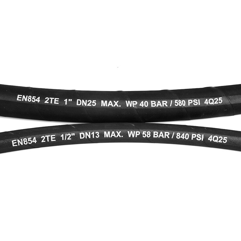 EN 853 2TE หลอดไฮดรอลิกความดันสูงที่มีความแข็งแรงในการดึงสูง, ความยืดหยุ่น, และความเข้ากันได้กับสารไฮดรอลิกต่าง ๆ