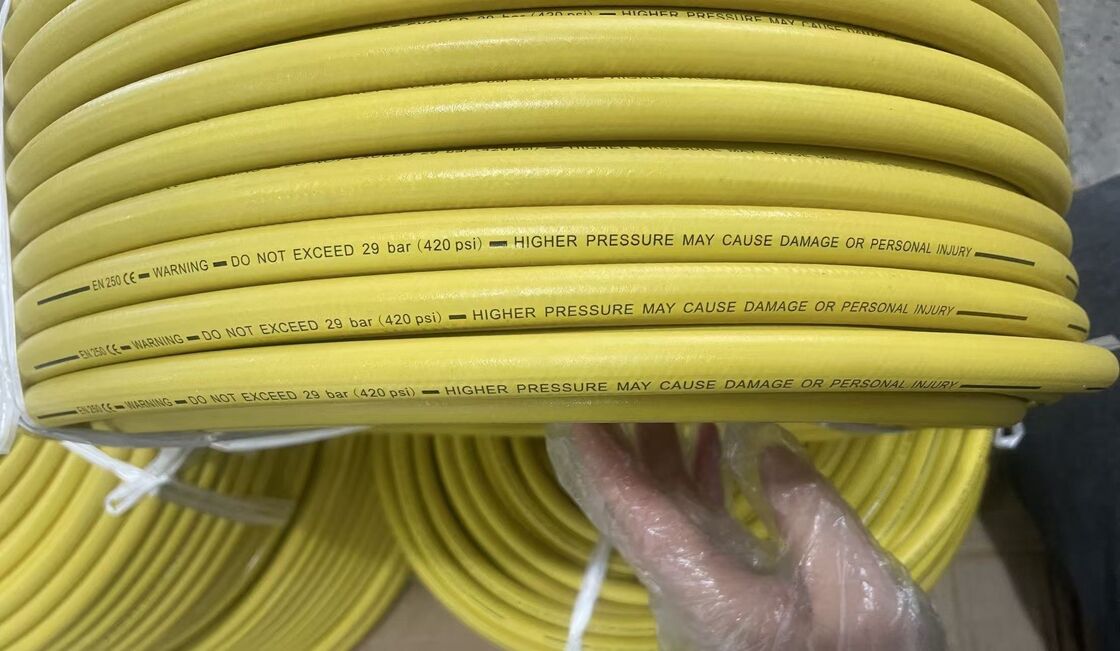 EPDM Scuba Diving Breathing Air Hose 120 Bar ความดันกระแทกสําหรับออกซิเจน ไฮเลียม ไนโตรเจนก๊าซ