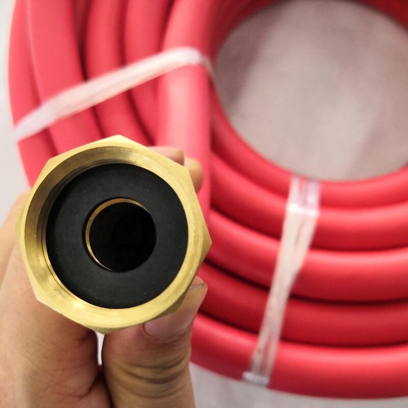OEM สายสลัดสวนไร้ขัดกับ EPDM ผ้ายางสังกะสี และความดัน 10bar / 150psi สําหรับการใช้ในหญ้าและสวน